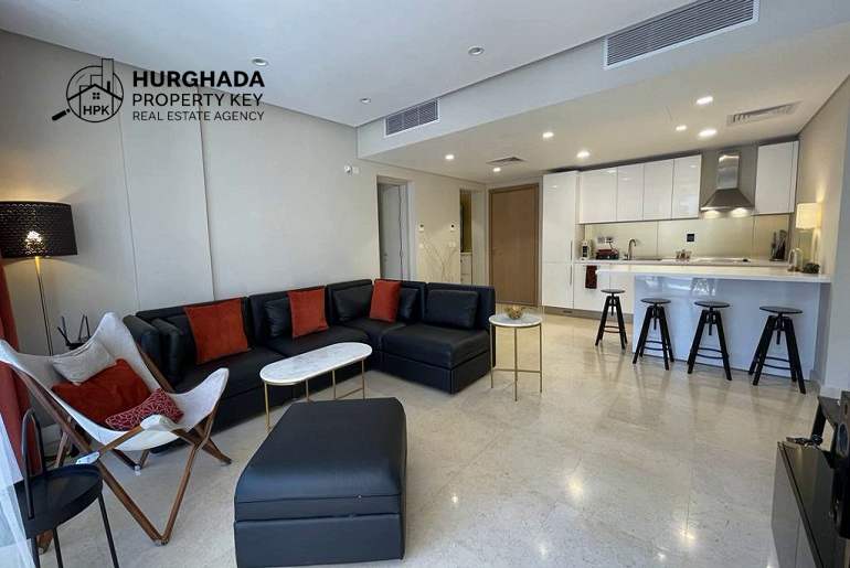 Роскошная меблированная квартира с 2 спальнями в Mangroovy, Эль-Гуна – вид на бассейн и частный сад